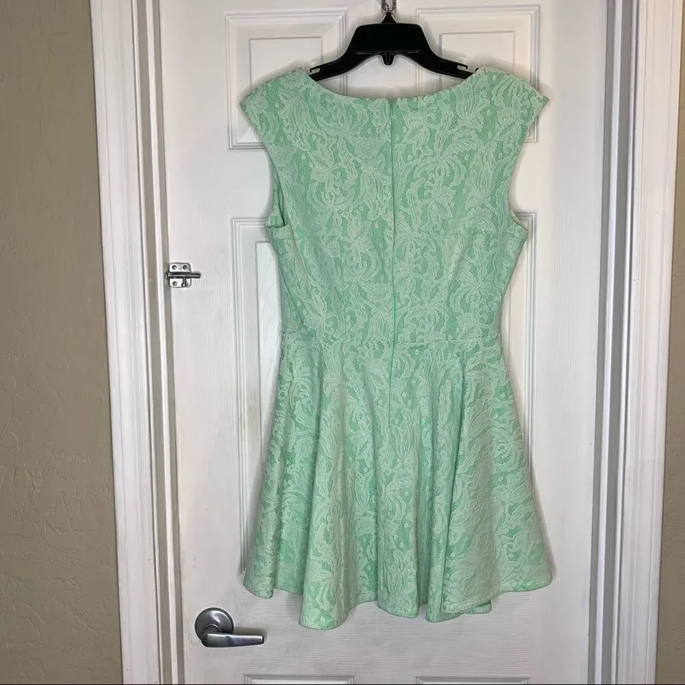 Anthropologie Romeo + Juliet Couture Mint Green Lace Skater Dress Size Medium